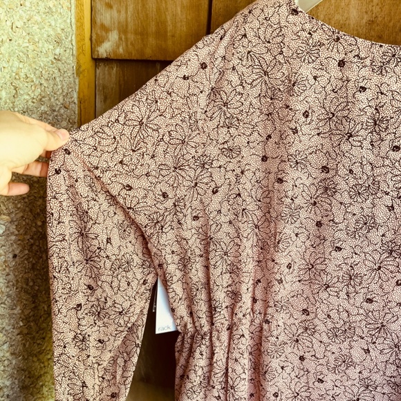 Nordstrom Rack 1X Chiffon V-Neck Long Sleeve Blouse And camisole Floral Print. - Picture 15 of 16